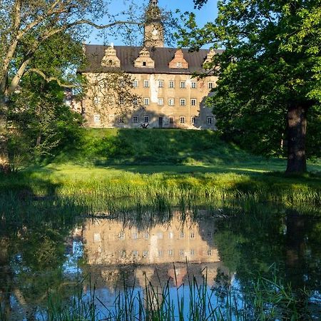 Palac Gorzanow Экстерьер фото